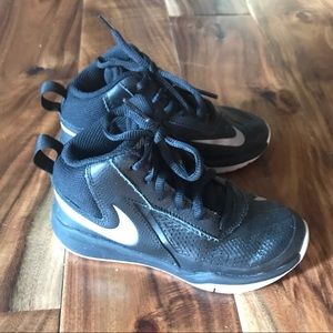 Nike Team Hustle basketball shoes
